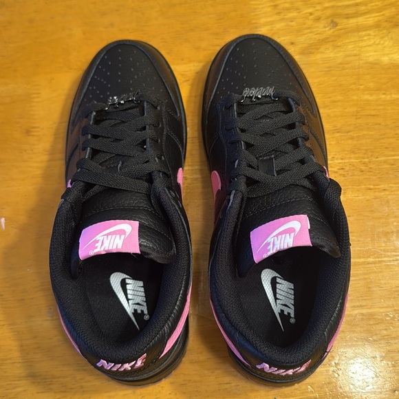 Nike Black & Pink Shoes. New. Women’s 8.5 - Picture 5 of 9